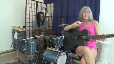 Blonde woman with gray hair takes black musician deep in throat and bed - yesvids.com