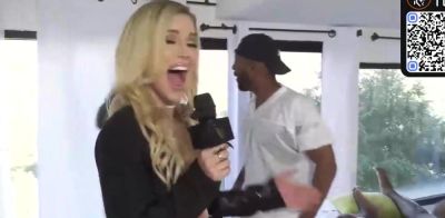 Blonde sportscaster loves his suck session - ah-me.com