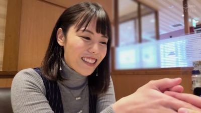Amateur Japanese girl in gray sweater gets a bukkake facial - yesvids.com - Japan