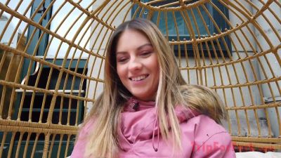 Voluptuous blonde Romanian stuns in an intimate photo session with an interracial lover - yesvids.com - Romania