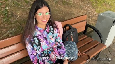 Stylish glasses-wearing woman seduced in the park ends with cumshot on her lenses - yesvids.com