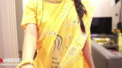 Indian schoolteacher in yellow dress pleasured by student with passionate pussy licking - yesvids.com - India