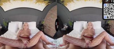 POV of a light-haired babe with ample donk and boobs - ah-me.com