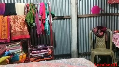 Indian village girlfriend takes charge of her city boyfriend in a modest room - yesvids.com - India