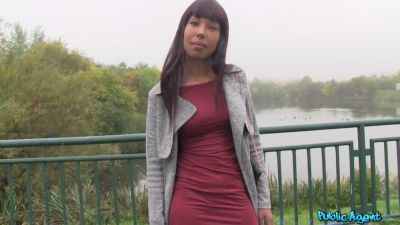 Black woman's outdoor casting session turns intimate inside a parked car - yesvids.com