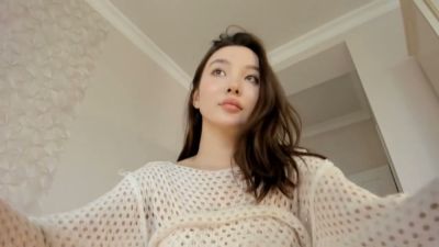 Korean woman pleasures herself with a black vibrator on webcam - yesvids.com - North Korea