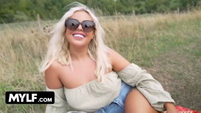 Tattooed blonde MILF takes a facial from a muscular stud after a rural picnic - yesvids.com