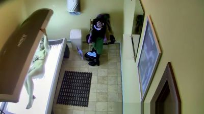 Blonde walks through solarium with hairy pussy caught on hidden cam - yesvids.com