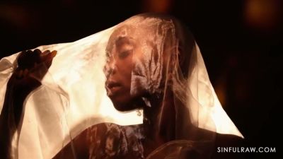 Amateur ebony woman enjoys passionate cunnilingus from her white partner - yesvids.com