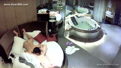 Chinese couple secretly filmed making love in a luxurious bedroom with jacuzzi - yesvids.com - China