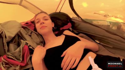 Petite brunette gives oral in a flimsy tent at a crowded Amsterdam campsite - yesvids.com - Russia