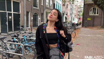 Travel vlogger shares a candid laundry room moment during her Europe trip - yesvids.com