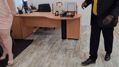 Curvy woman performs an explicit JOI demonstration for a client in the office - yesvids.com - Usa