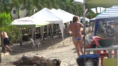 Floral bikini beauty returns from the beach for steamy self-love - yesvids.com
