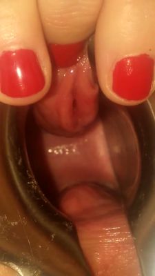 Blonde explores her pussy with a speculum and silicone toys in intimate close-up - yesvids.com