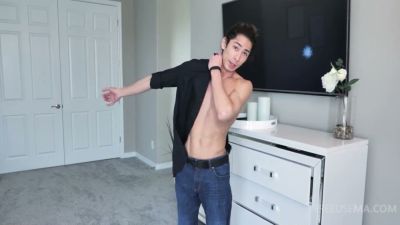 Blonde trio gets intimate in a bright modern kitchen with wooden floors - yesvids.com