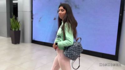 Brave brunette takes him deep in a mall bathroom stall - yesvids.com