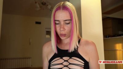 Ukrainian couple heats up their living room with dominant doggy style passion - yesvids.com - Ukraine