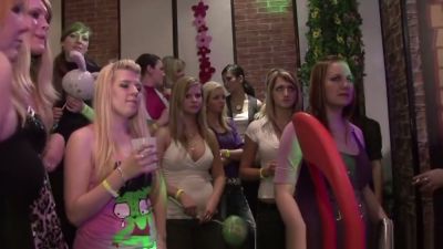 Blonde and redhead perform oral sex at a crowded nightclub party - yesvids.com
