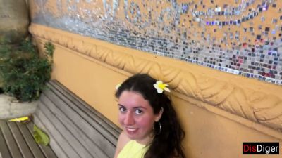 Public agent meets a Russian woman for foot massage that leads to hotel sex - yesvids.com - Russia