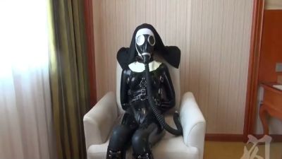 Intense breathplay session in full latex with gasmask and restraints - yesvids.com
