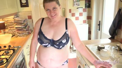 Voluptuous housewife Rachel takes him deep in the kitchen with her big natural tits on display - yesvids.com - Britain