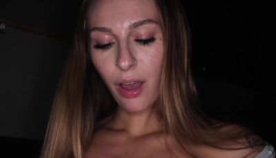 Angel Youngs - Horny College Girl Needs Money to Pay for Classes and Offers Me a Blowjob - inxxx.com