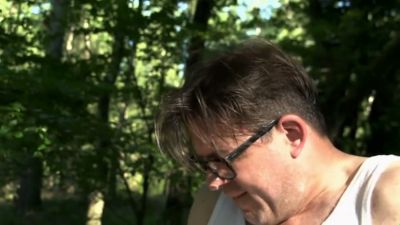Tattooed pink-haired woman gives a deep throat in the sunlit forest - yesvids.com - Germany