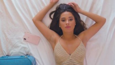 Voluptuous brunette enjoys wild threesome at tropical seaside villa - yesvids.com