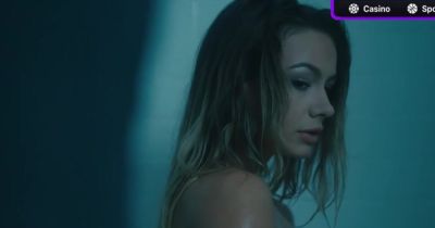 Blonde gal receives intense rimjob in restroom - ah-me.com