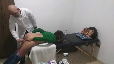 Horny MILF Gets Her Hairy Pussy and Big Ass Checked by Real Doctor - veryfreeporn.com - Portugal