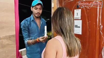 Desi Salesman Fucks Horny Indian Bhabhi Hard in Doggy Style - porntry.com - India