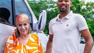 Granny Gets a Massive BBC Deep in Her Ass Inside the Van - veryfreeporn.com
