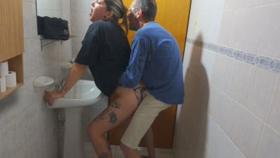 Cheating Wife Almost Caught Me Fucking My Brother’s Wife In The Bathroom - veryfreeporn.com - Argentina