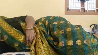 Cheating Housewife Pushpa Valli Gets Fucked Threesome - veryfreeporn.com - India
