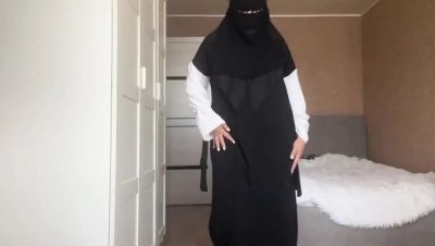 Curvy Arab MILF Lux Eva Rubs Her Big Tits and Wet Pussy in Black Lace - veryfreeporn.com
