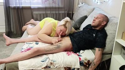 StepMom Gives Deep Throat Blowjob and Swallows Every Drop of Cum - porntry.com - Russia