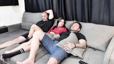 My horny gf makes out with my friend the second I leave the room - porntry.com - Brazil - Portugal