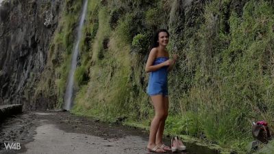 Sapphira's Outdoor Peeing Adventure Continues - porntry.com