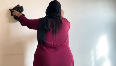 Big Ass Maid Aria Mia Gets Fucked While Cleaning Bedroom in Saudi Arabia - Anal & Cum - veryfreeporn.com - Saudi Arabia