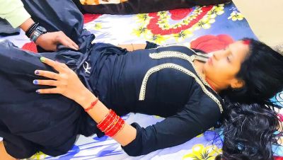 Desi sister-in-law offers sex to brother-in-law, he gets happy and fucks her tight pussy while stepbro watches - veryfreeporn.com - India