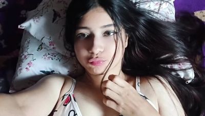 18 Year Old Girl Plays With Her Wet Pussy - veryfreeporn.com - India - Colombia