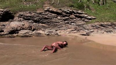 Hot Latina Babe Gets Her Pussy Fucked on the Beach - porntry.com - Britain - Usa