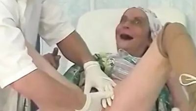 Hairy MILF gets fingered by her doctor - porntry.com - Germany
