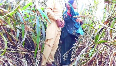 Amateur Couple Homemade Fingering and Footjob with Big Ass - porntry.com - Pakistan