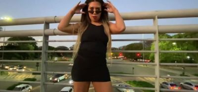 Zoey Tarantina y su amiga gotica re putita juegan y se tocan en el parque en publico - inxxx.com
