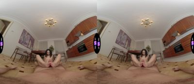 Dirty Roxy in VR gets a wild feet-fueled pounding - alphaporno.com