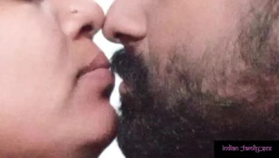 Indian Stepmom Kissing and Fucking Stepson - veryfreeporn.com - India