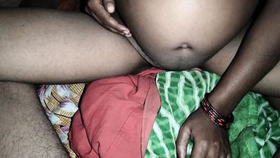Desi Bhabhi Gives Amazing Blowjob in Hindi Video - veryfreeporn.com - India