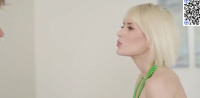 Blonde stepbro gets a deepthroat from her - ah-me.com
